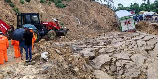 बाढीपहिरोले देशका १० प्रमुख राजमार्ग पूर्ण रूपमा अवरुद्ध